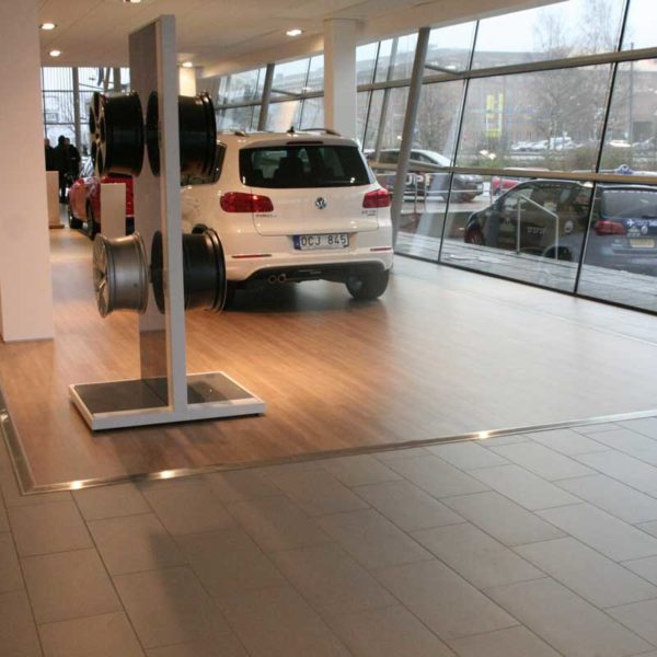 HTL_Commercial_VW-Showroom-2013_SE_REF1