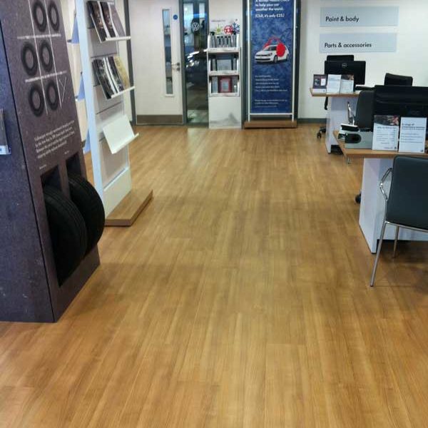 HTL_Commercial_VW-Showroom – 2013_UK_REF