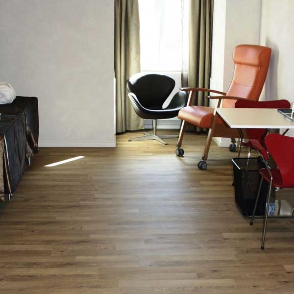 Original Oak Provence Royal Villa Laminate Floor – 2011