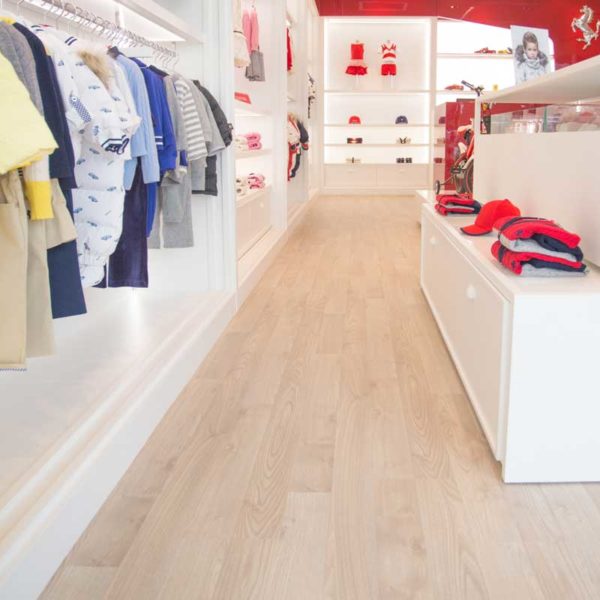 Original White Oak Laminate Floor – str_WD644512