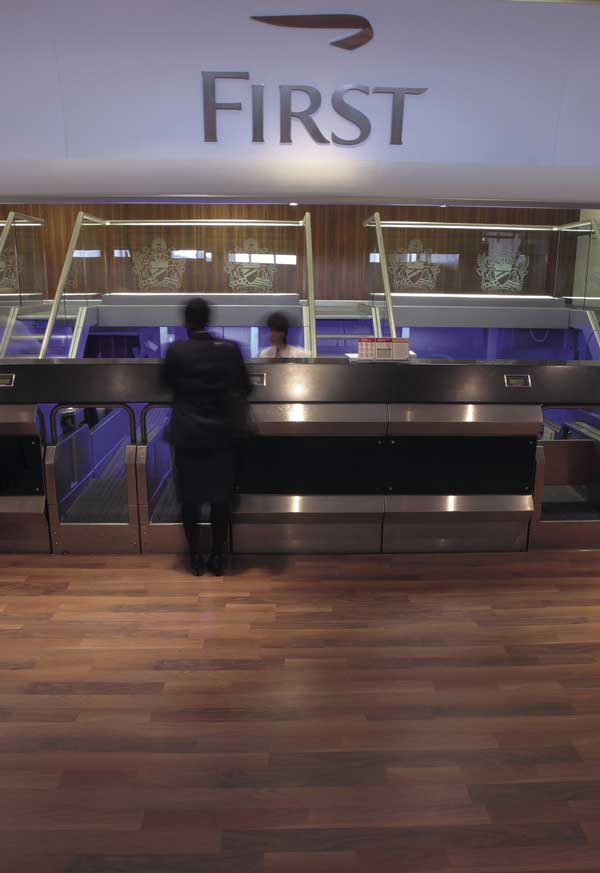 Original Walnut Heathrow Premium checkin – 2005 UK Original Walnut Heathrow Premium checkin – 2005 UK
